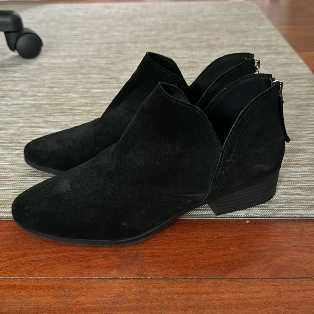 Kenneth Cole Black Booties (Worn once)